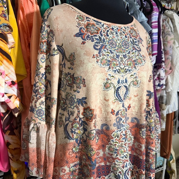 One World Printed Top size XL - Picture 5 of 8